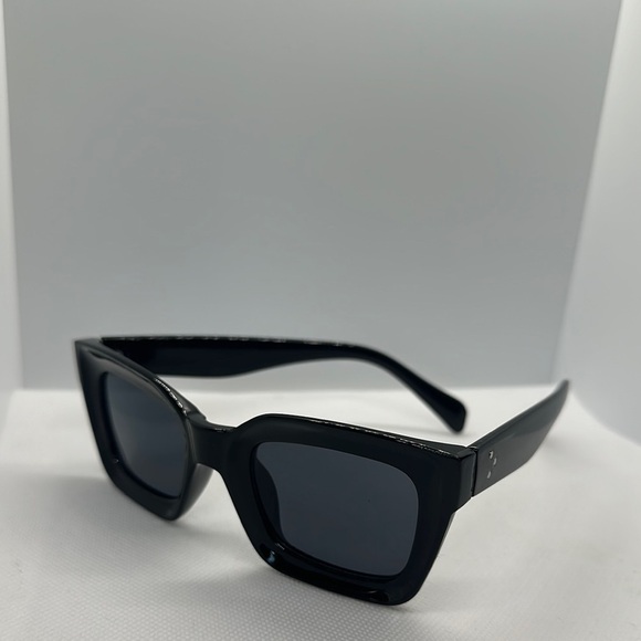 Chic Black Square Frame Sunglasses - 400UV Protection - Trendy Fashion Eyewear main image 10